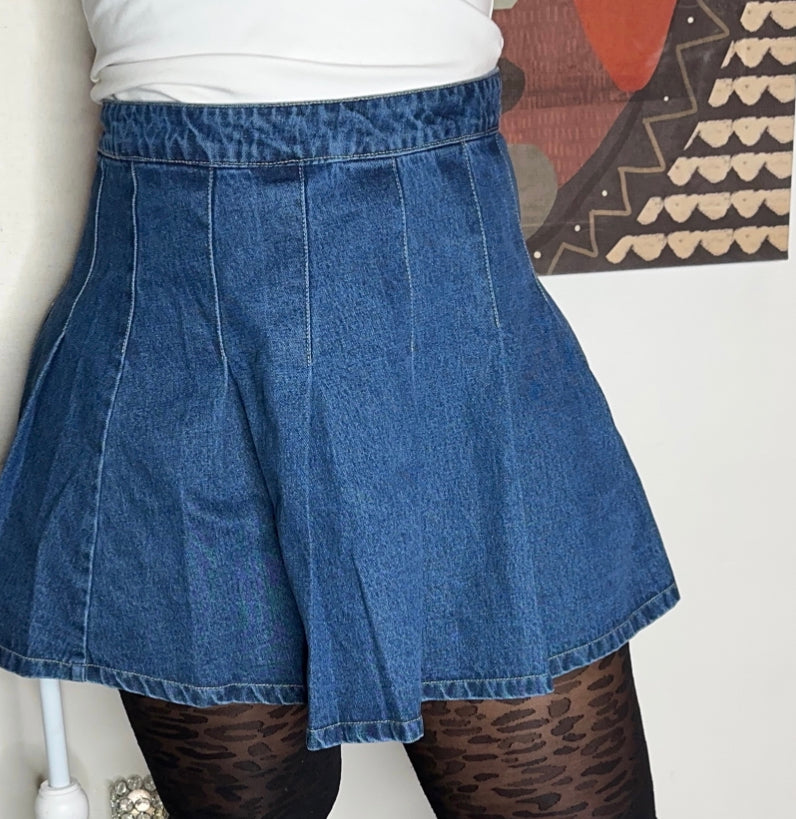 The serve denim pleated skirt