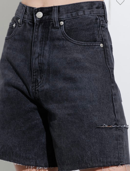 Denim slit shorts